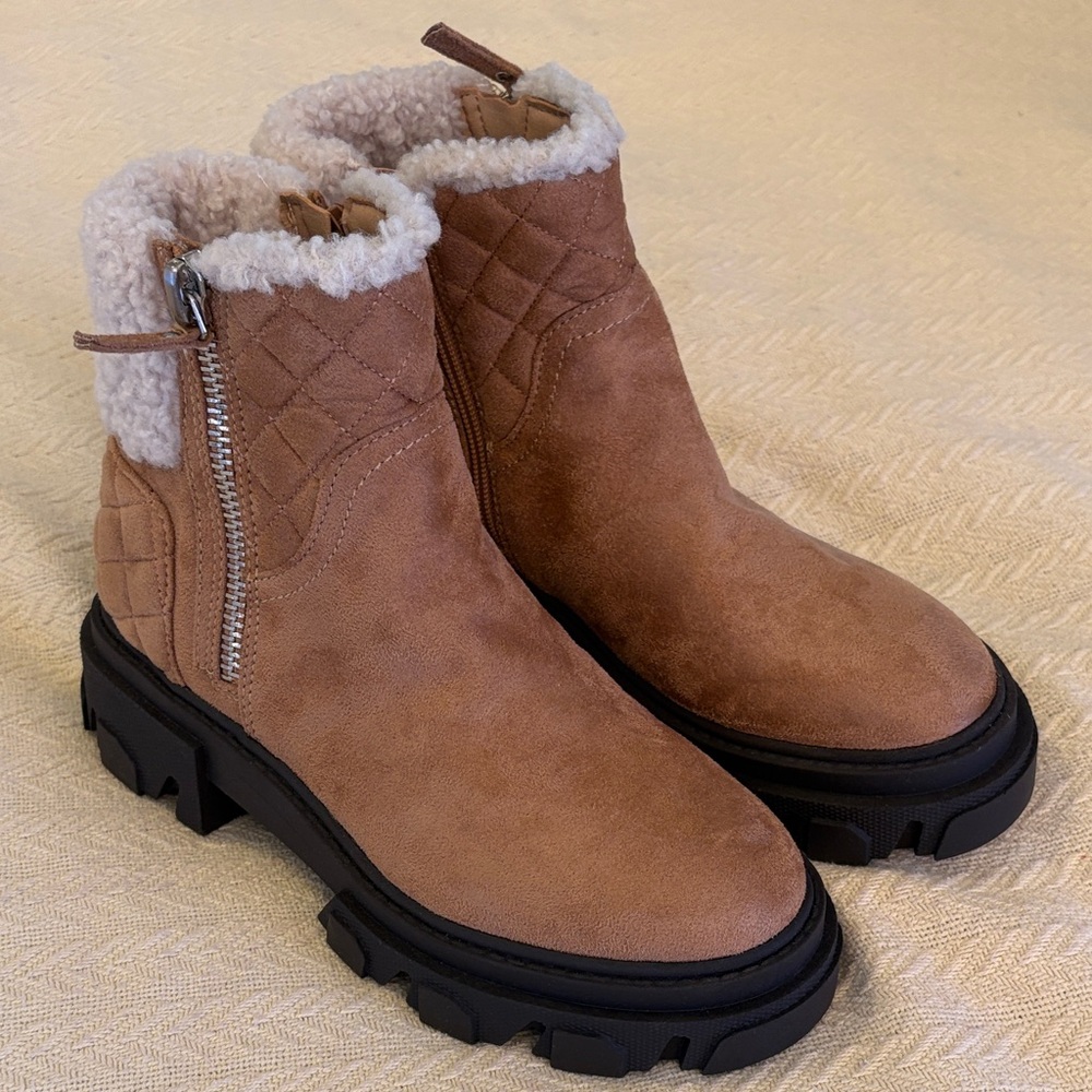 7.5 NWT Nine West Women's Tan Suede Quilted Ankle Boots Sherpa lined
